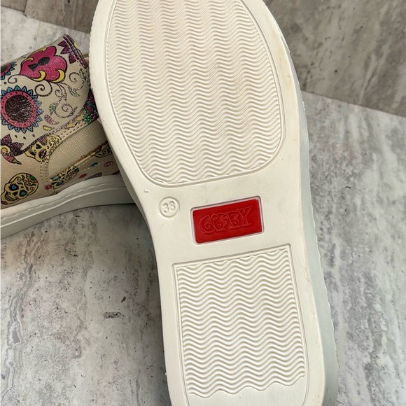 Goby Shoes Sugar Skulls Slip On Flats Fashion Sneakers Sz 8 EU 39 - Picture 8 of 8